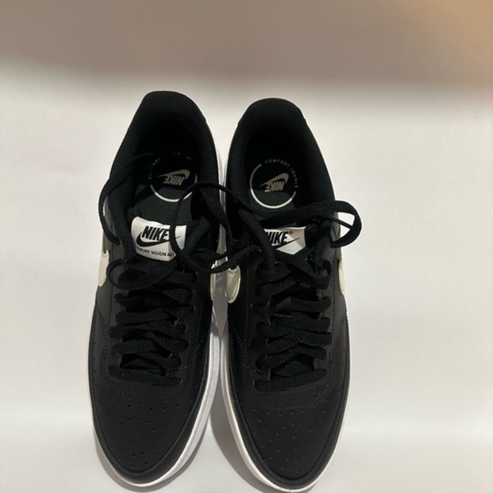 Nike Women’s Black Sneakers